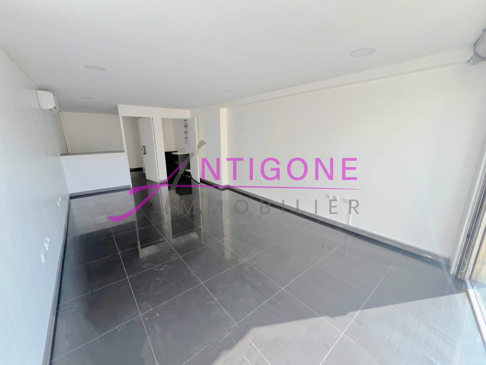 Image_3, Immeuble, Six-Fours-les-Plages, ref :AVCO10000258